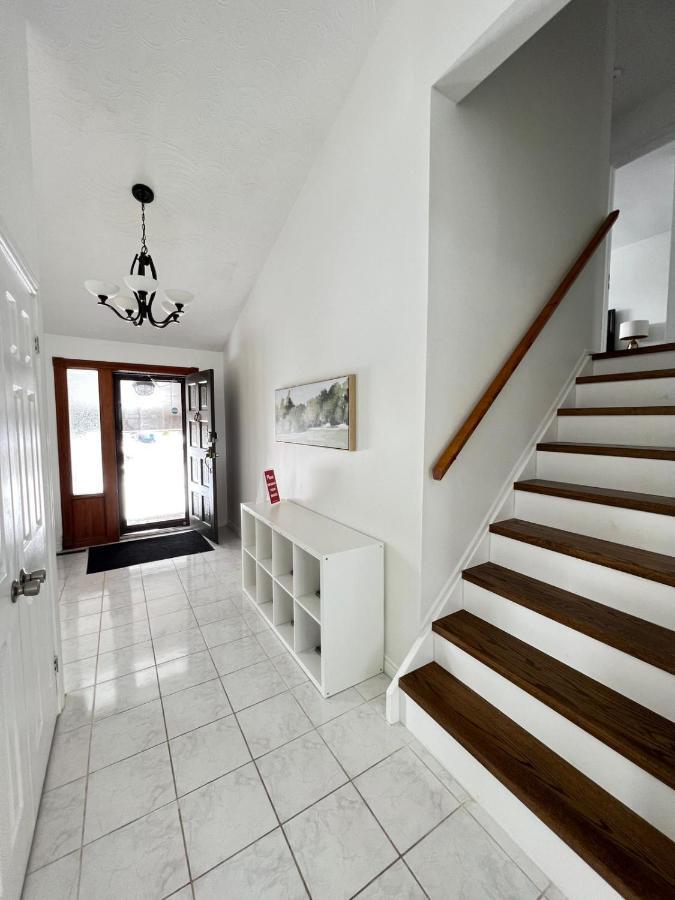 Letitia Heights !E Spacious And Quiet Private Bedroom With Private Bathroom Barrie Exterior foto