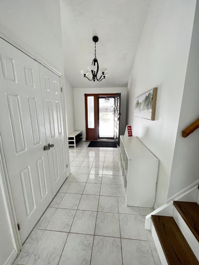 Letitia Heights !E Spacious And Quiet Private Bedroom With Private Bathroom Barrie Exterior foto
